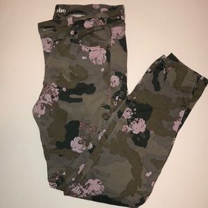 NY&Co Ankle pants camo and floral